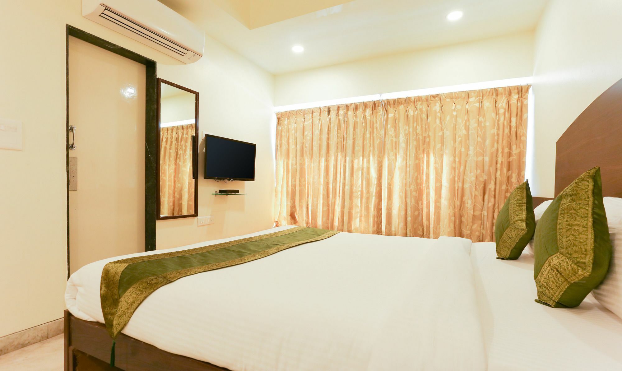 Itsy Hotels Hill View Ex Pune Exterior photo