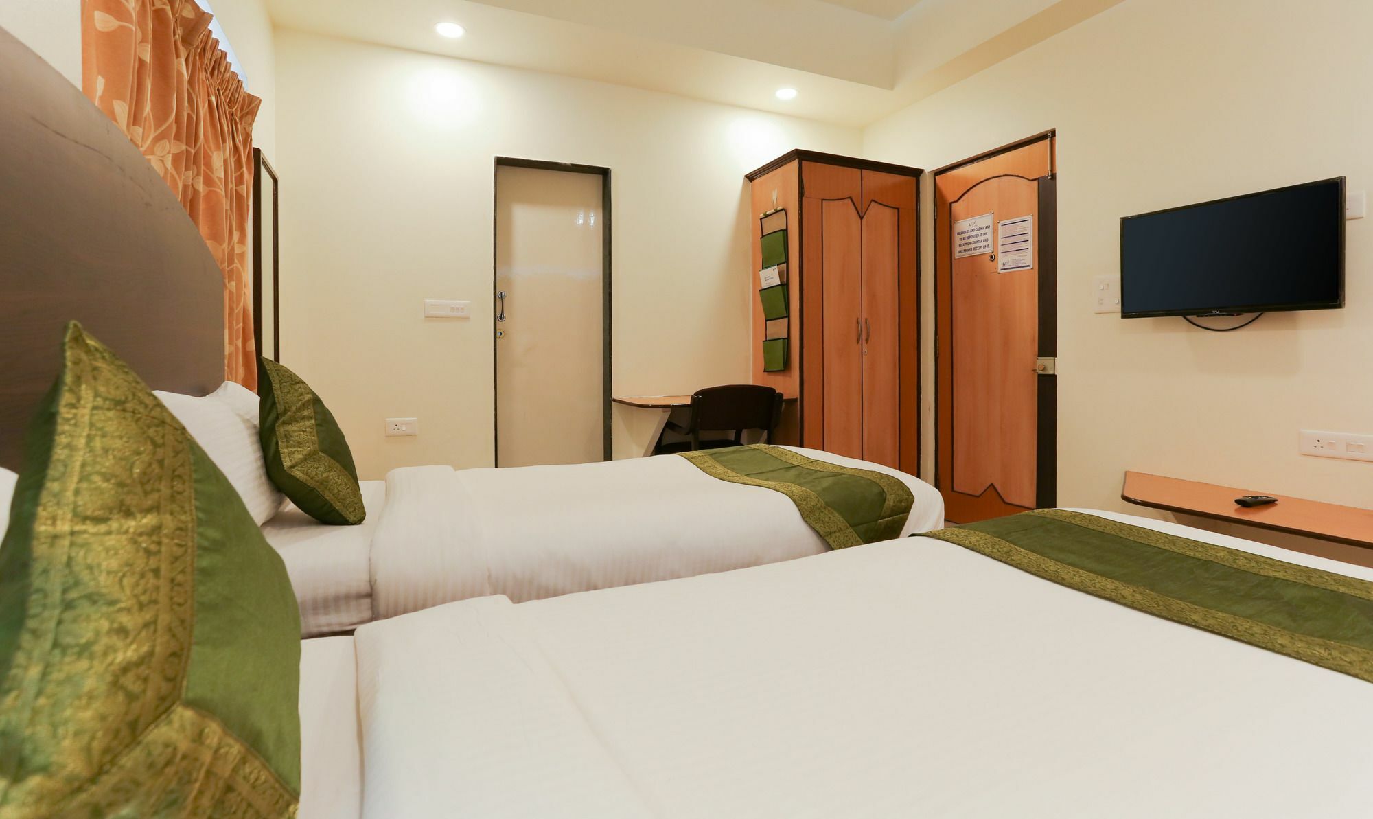 Itsy Hotels Hill View Ex Pune Exterior photo