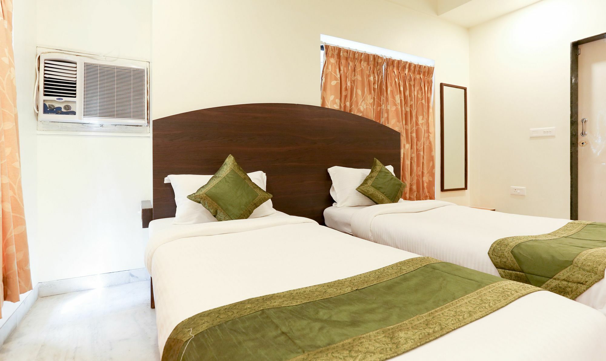 Itsy Hotels Hill View Ex Pune Exterior photo