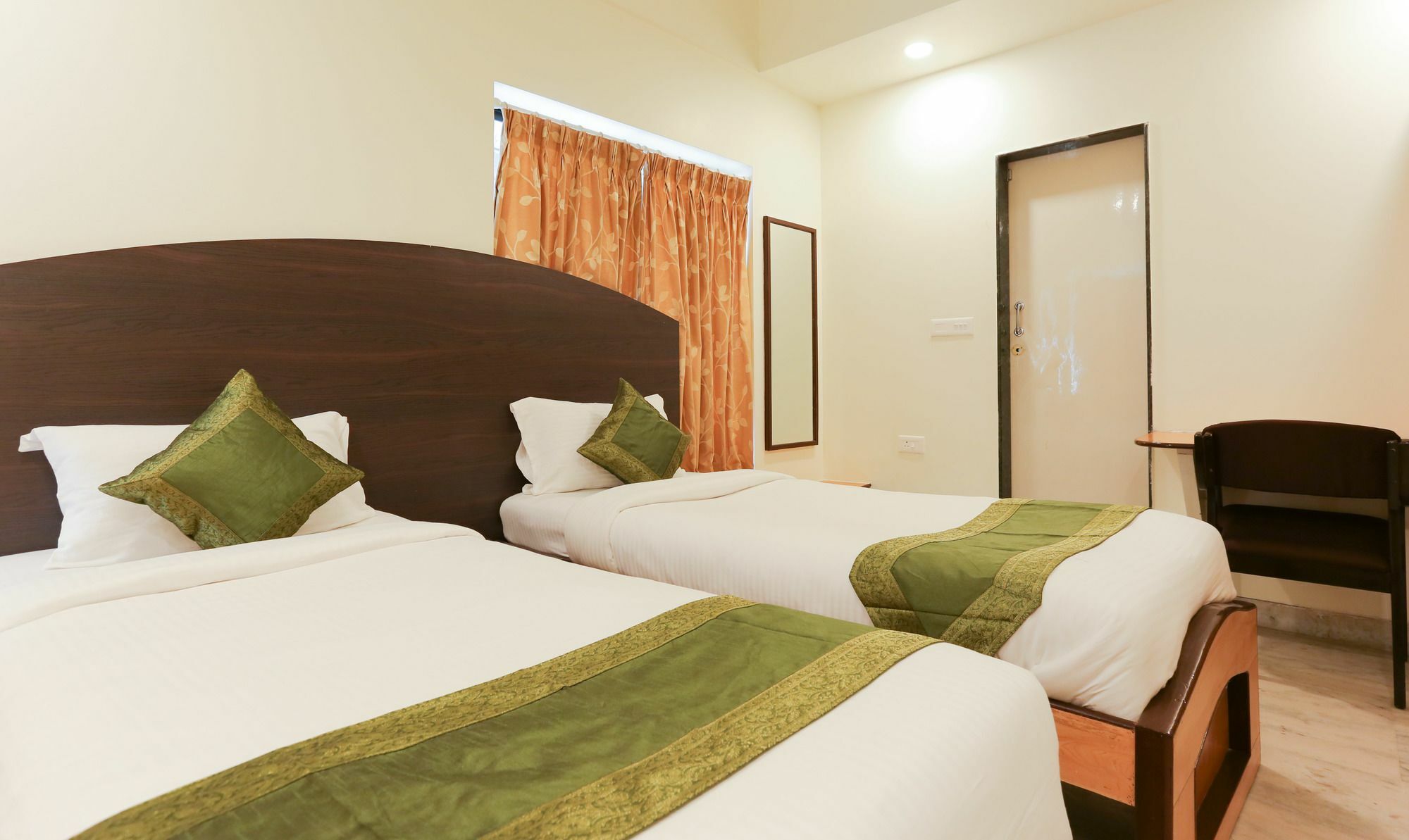 Itsy Hotels Hill View Ex Pune Exterior photo