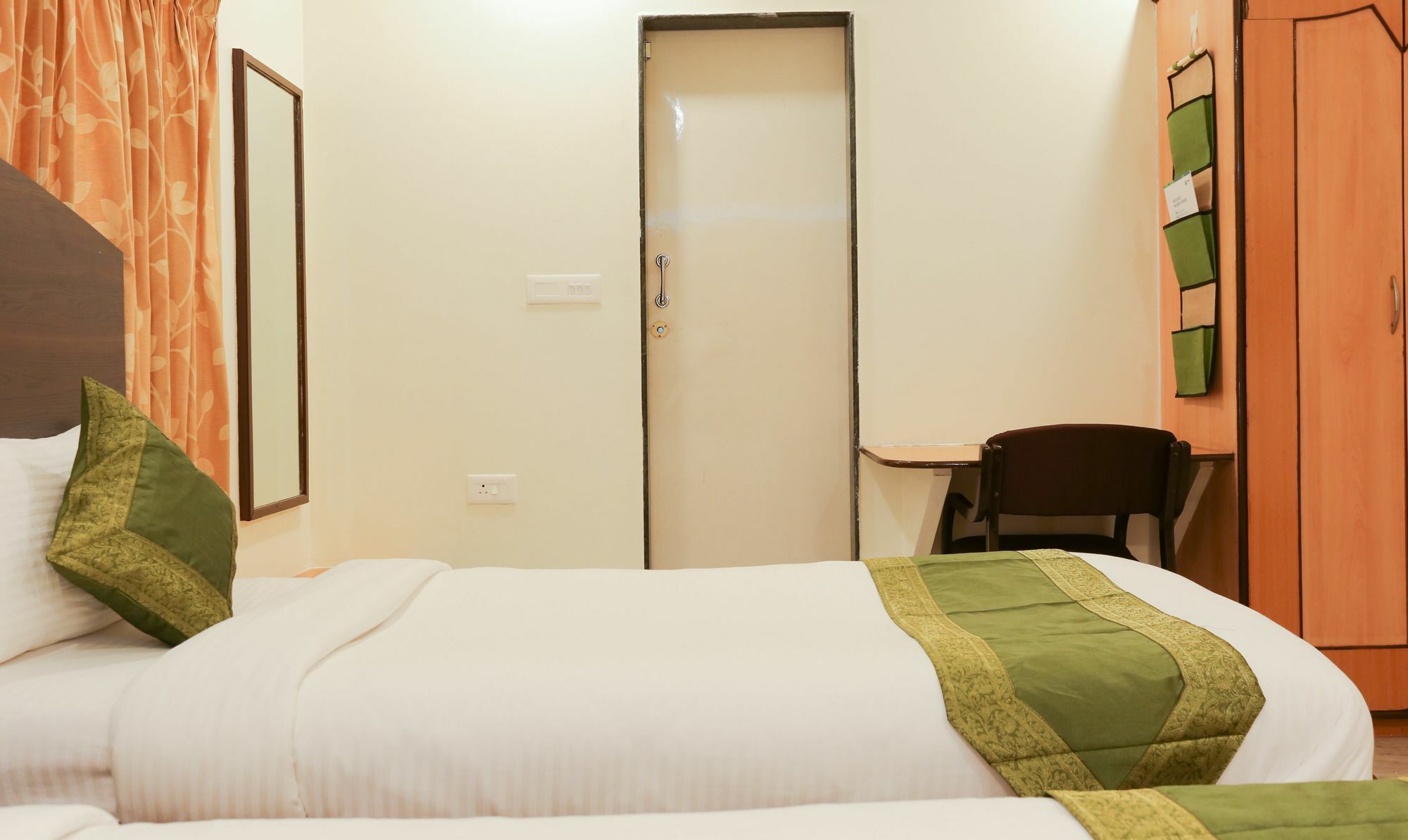 Itsy Hotels Hill View Ex Pune Exterior photo