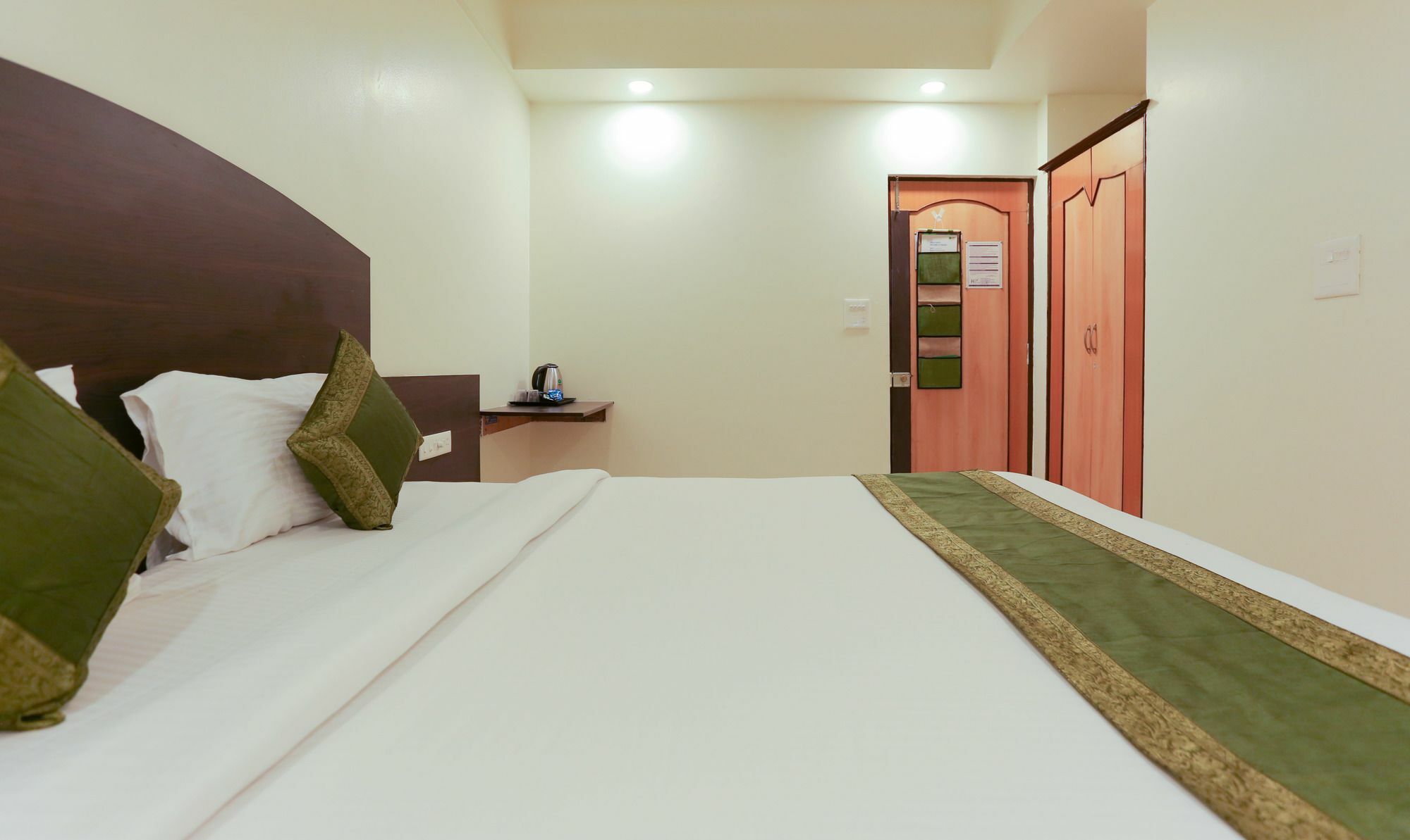 Itsy Hotels Hill View Ex Pune Exterior photo